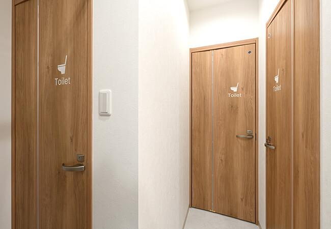 待機室前トイレ